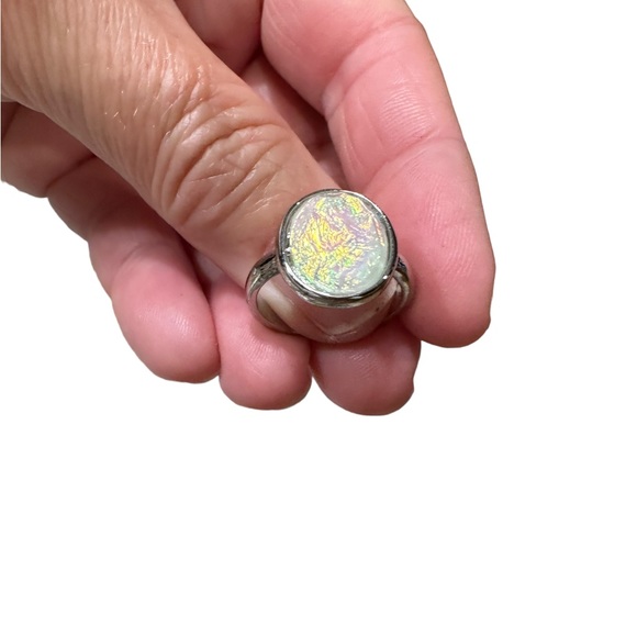 Silver and Iridescent White Oval Moonstone Ring - Picture 9 of 9